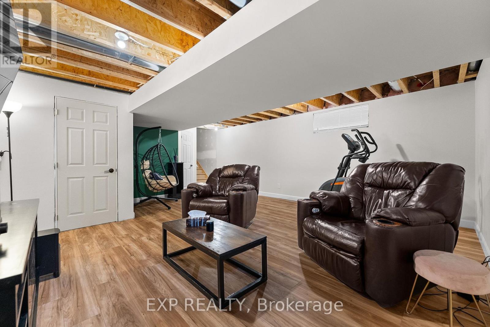 76 Vimy Ridge Crescent Property Photo 30