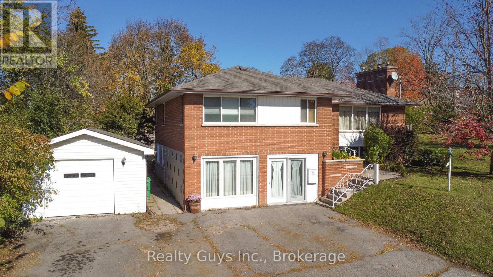 734 Sherbrooke Street Property Photo 2