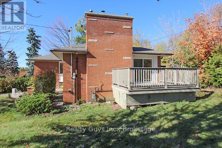 734 Sherbrooke Street Property Photo 5