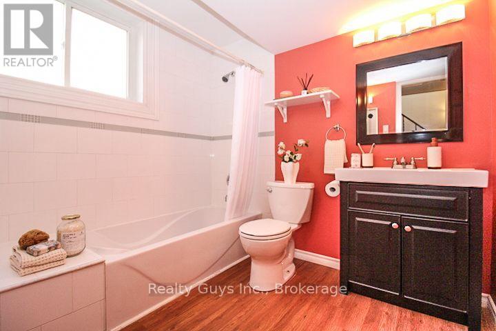 734 Sherbrooke Street Property Photo 43