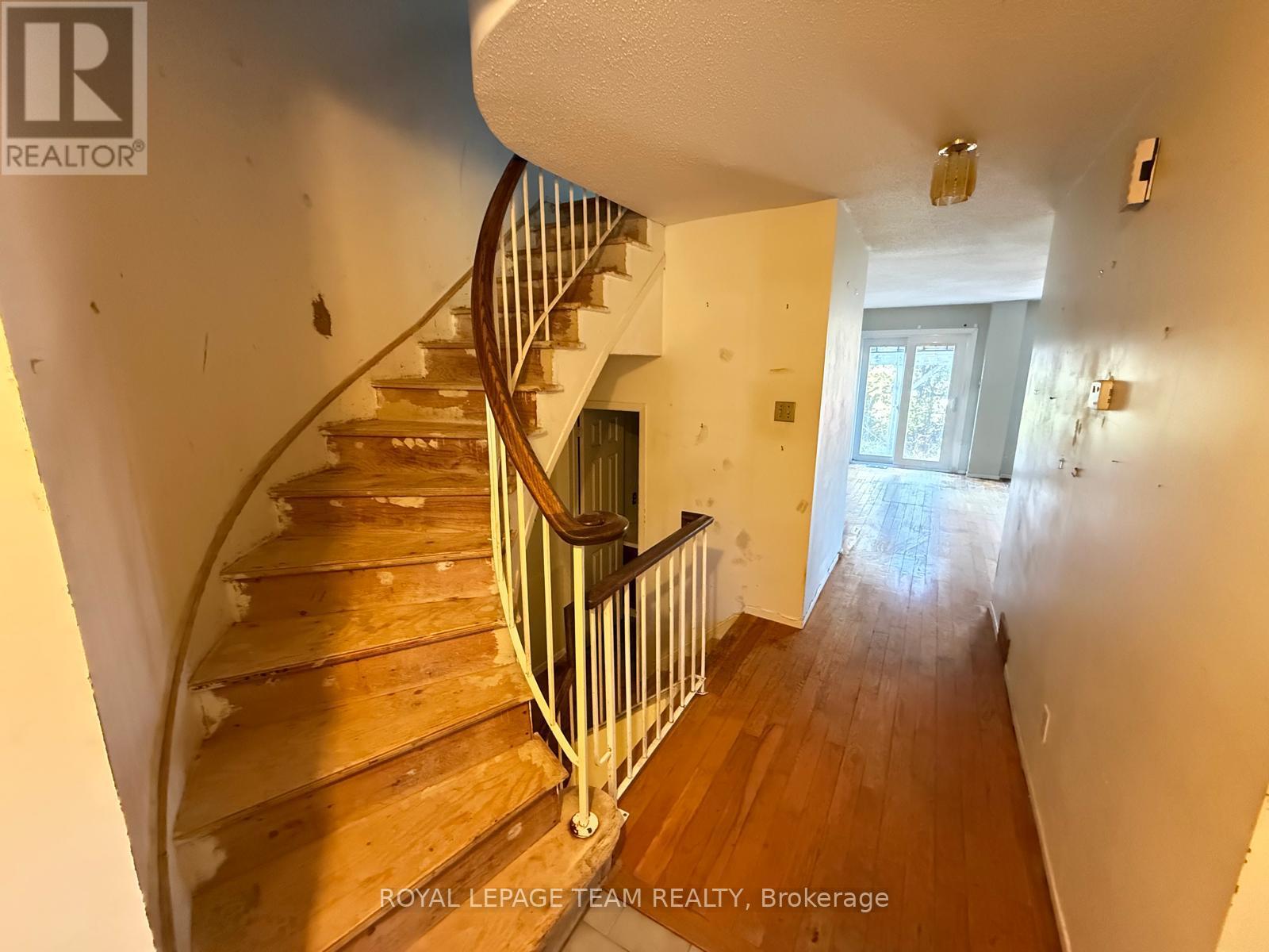 86 Hummingbird Crescent Property Photo 6