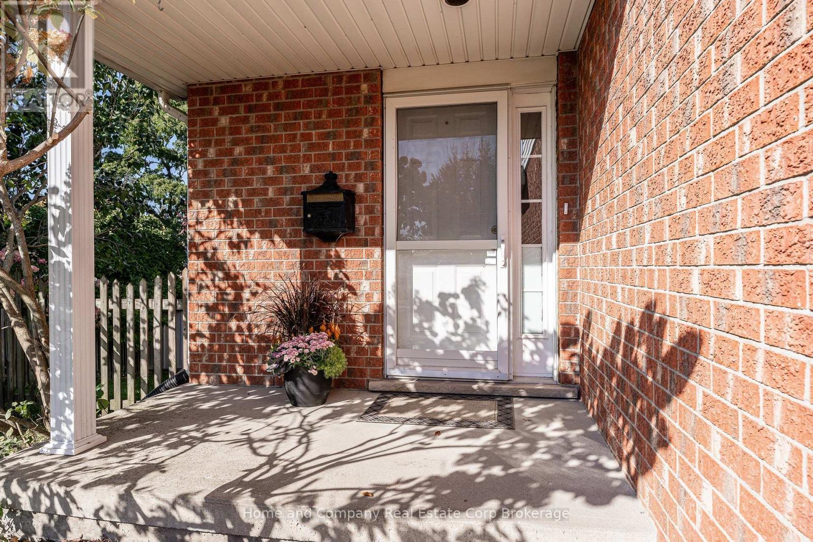 82 Walsh Crescent Property Photo 7
