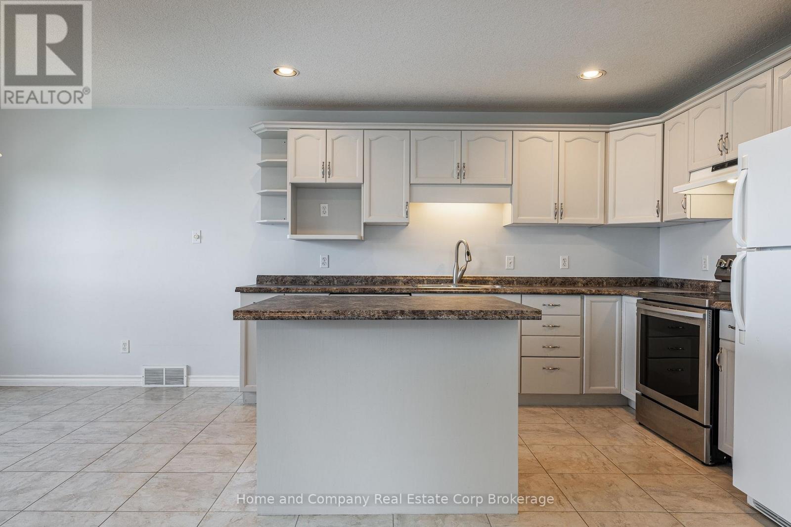 82 Walsh Crescent Property Photo 11