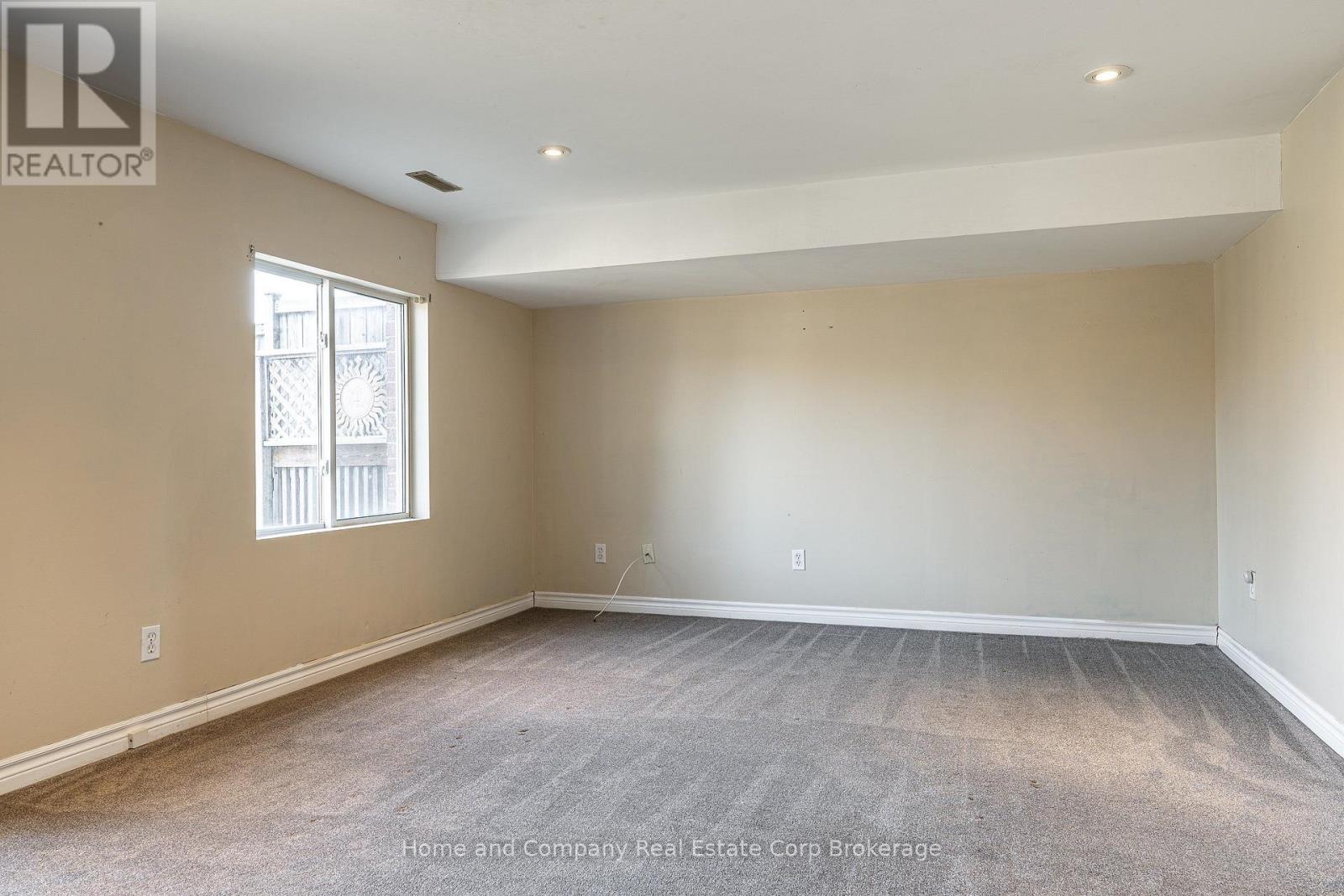82 Walsh Crescent Property Photo 26