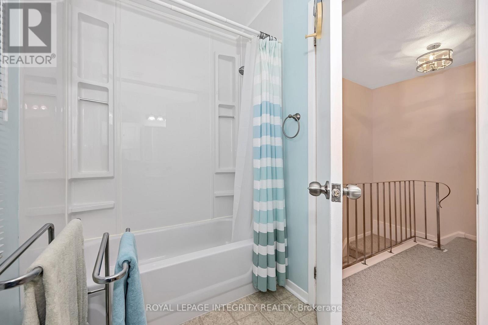 262 Edward Street S Property Photo 26