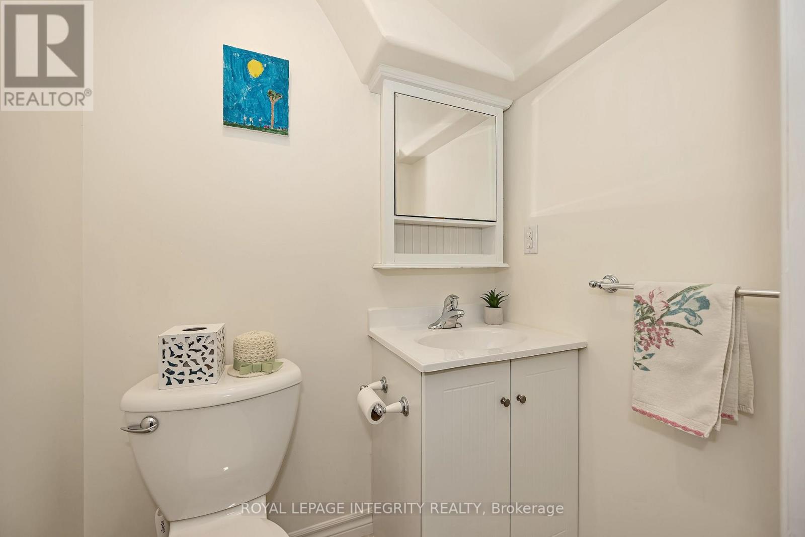 262 Edward Street S Property Photo 31