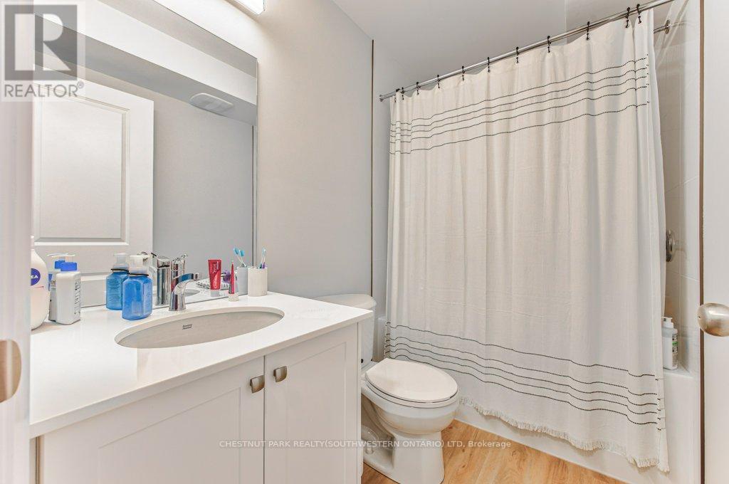 B11 - 410 Northfield Drive Property Photo 19