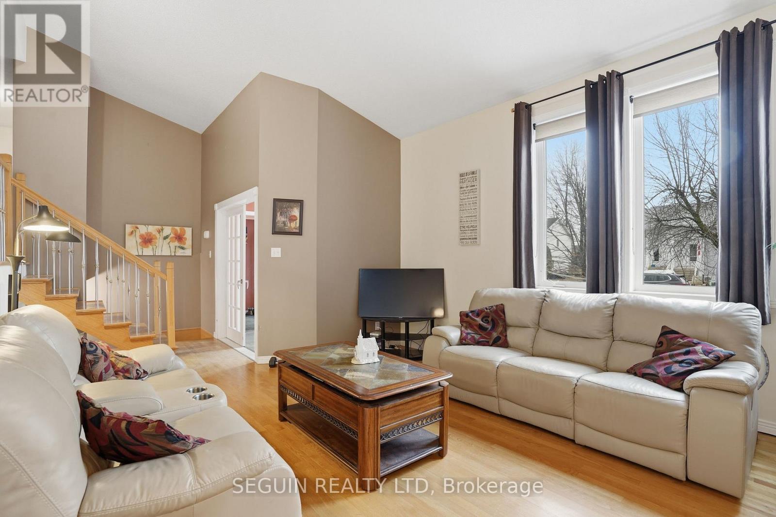 650 Berthiaume Street Property Photo 8