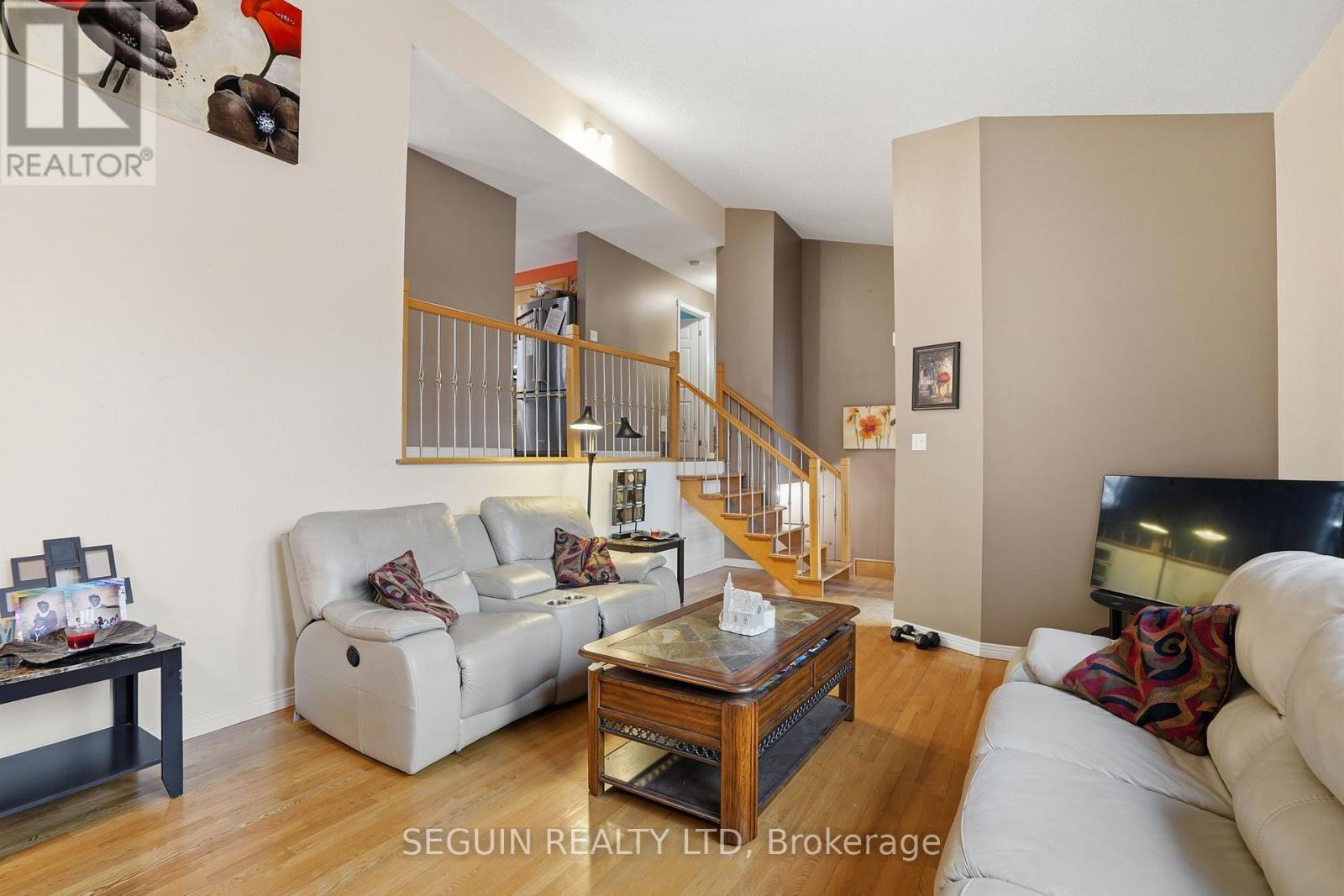 650 Berthiaume Street Property Photo 9