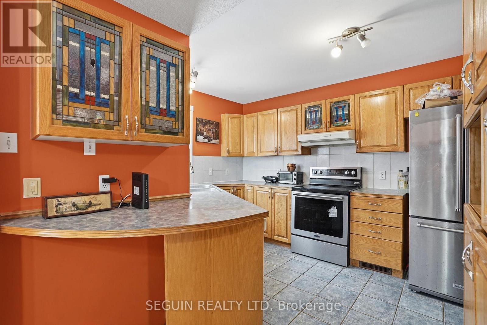 650 Berthiaume Street Property Photo 12
