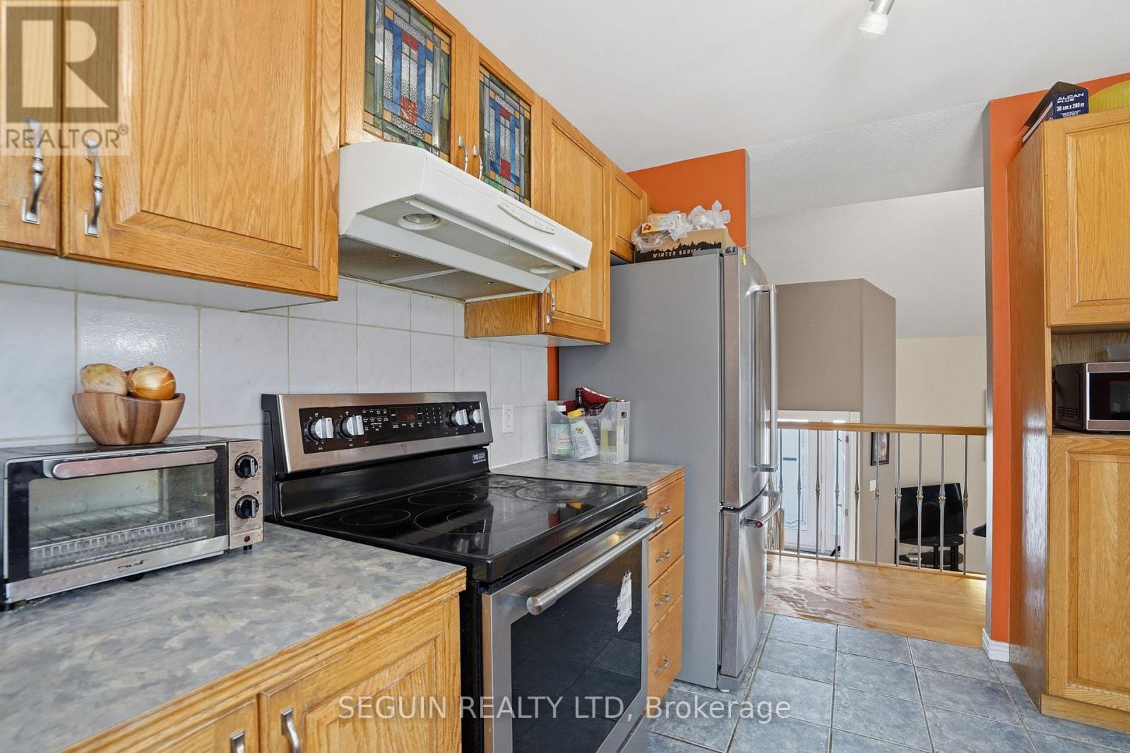 650 Berthiaume Street Property Photo 16