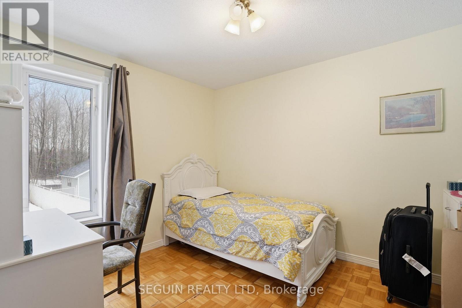 650 Berthiaume Street Property Photo 19