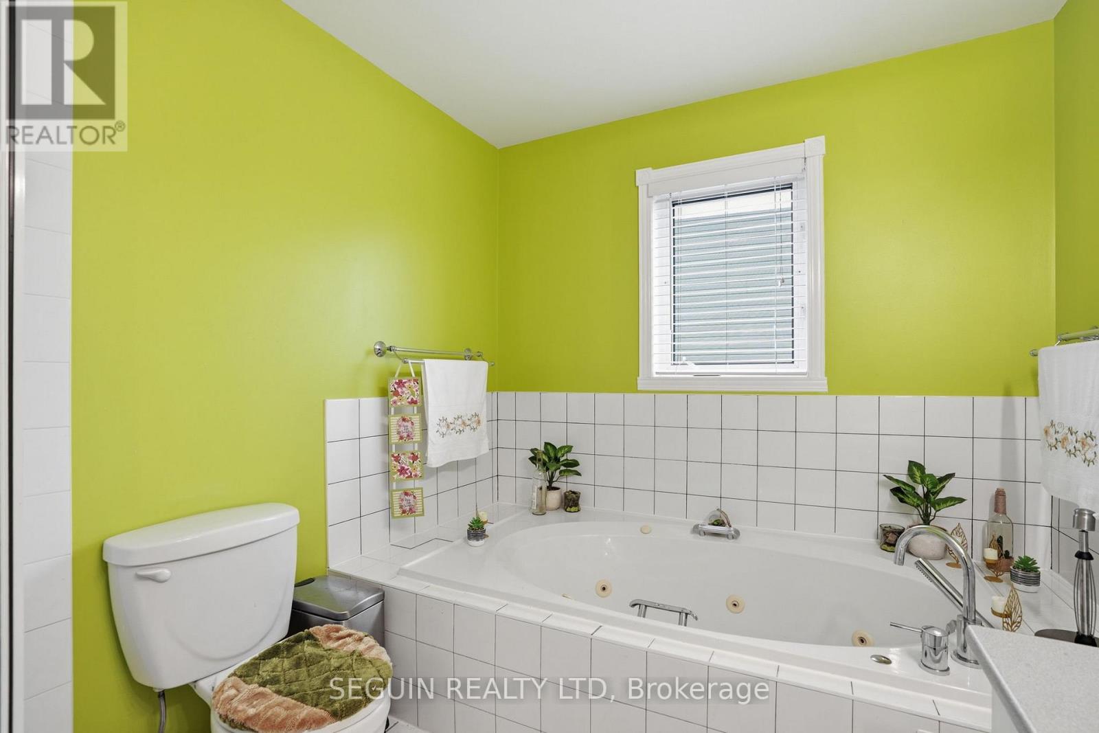 650 Berthiaume Street Property Photo 22