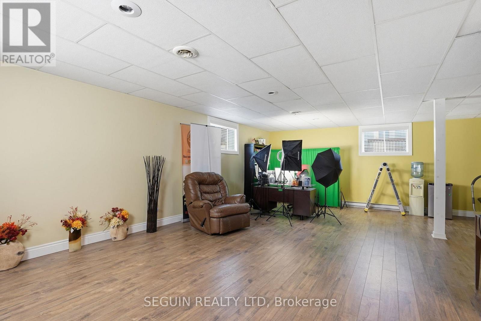 650 Berthiaume Street Property Photo 24
