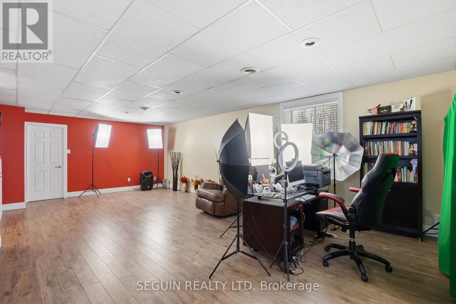 650 Berthiaume Street Property Photo 26