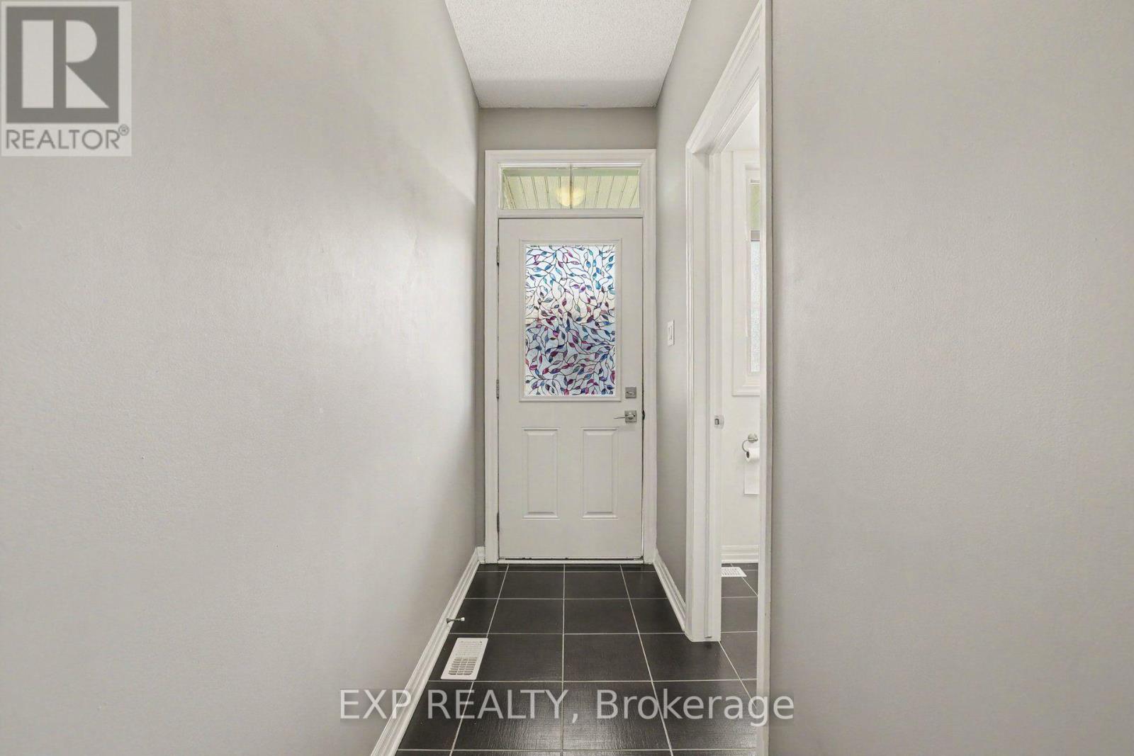 115 Hawkshaw Crescent Property Photo 5
