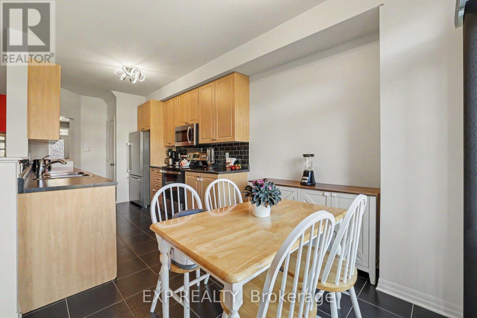 115 Hawkshaw Crescent Property Photo 11