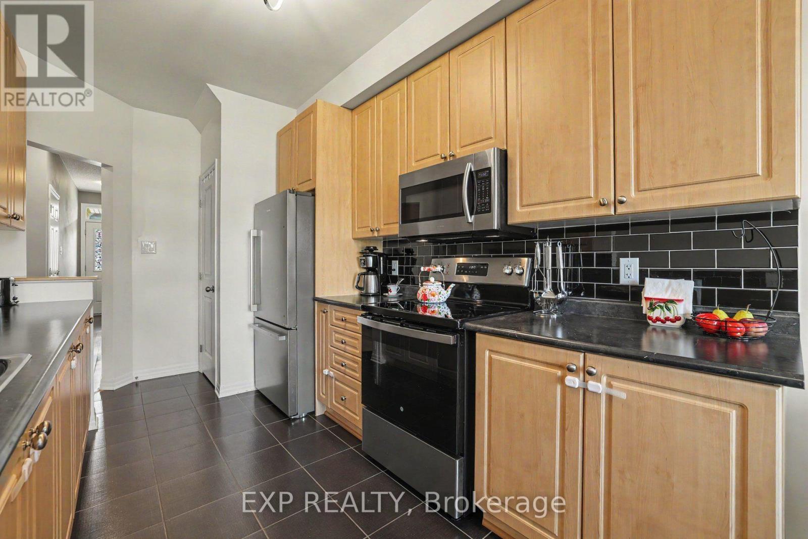 115 Hawkshaw Crescent Property Photo 15