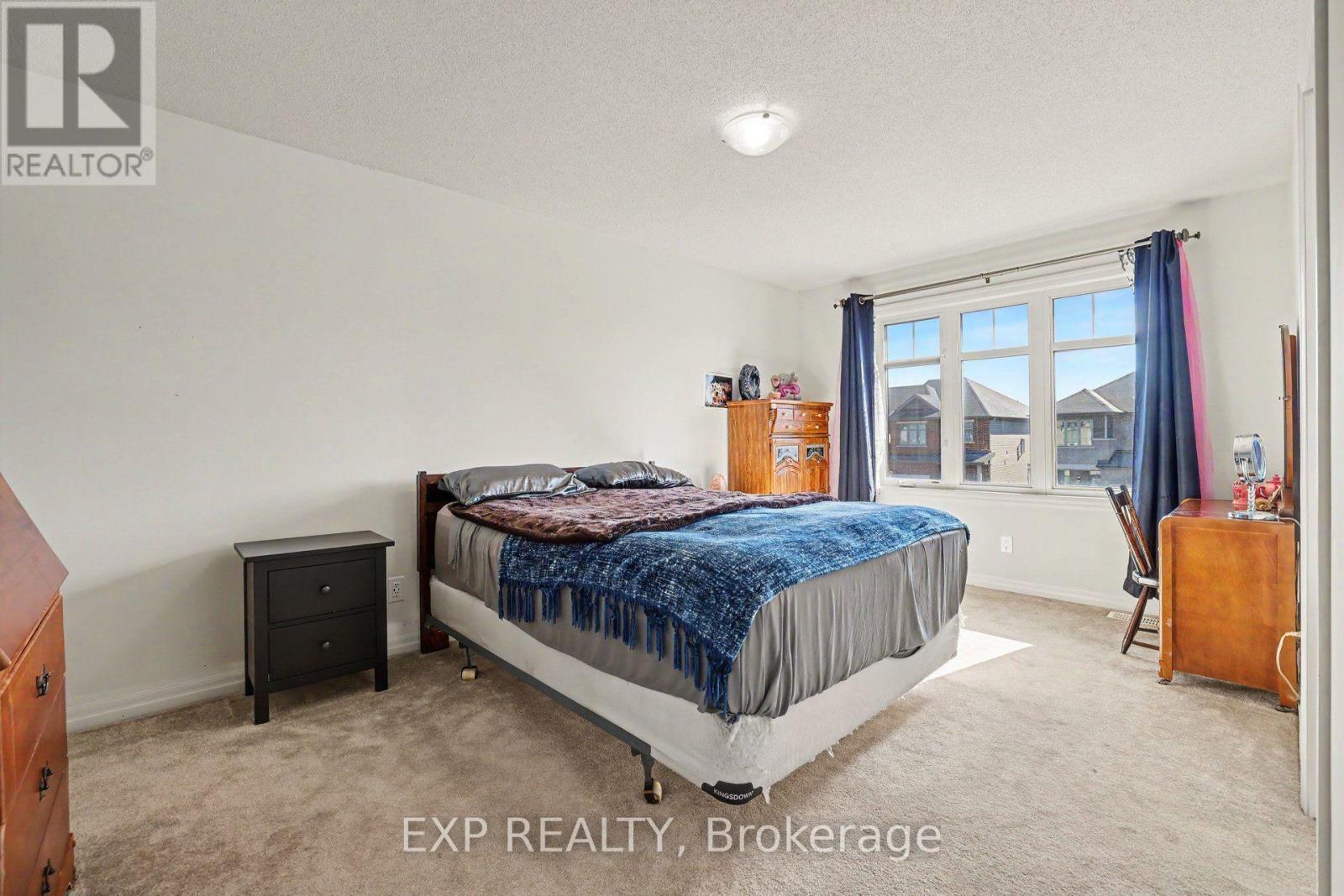 115 Hawkshaw Crescent Property Photo 17