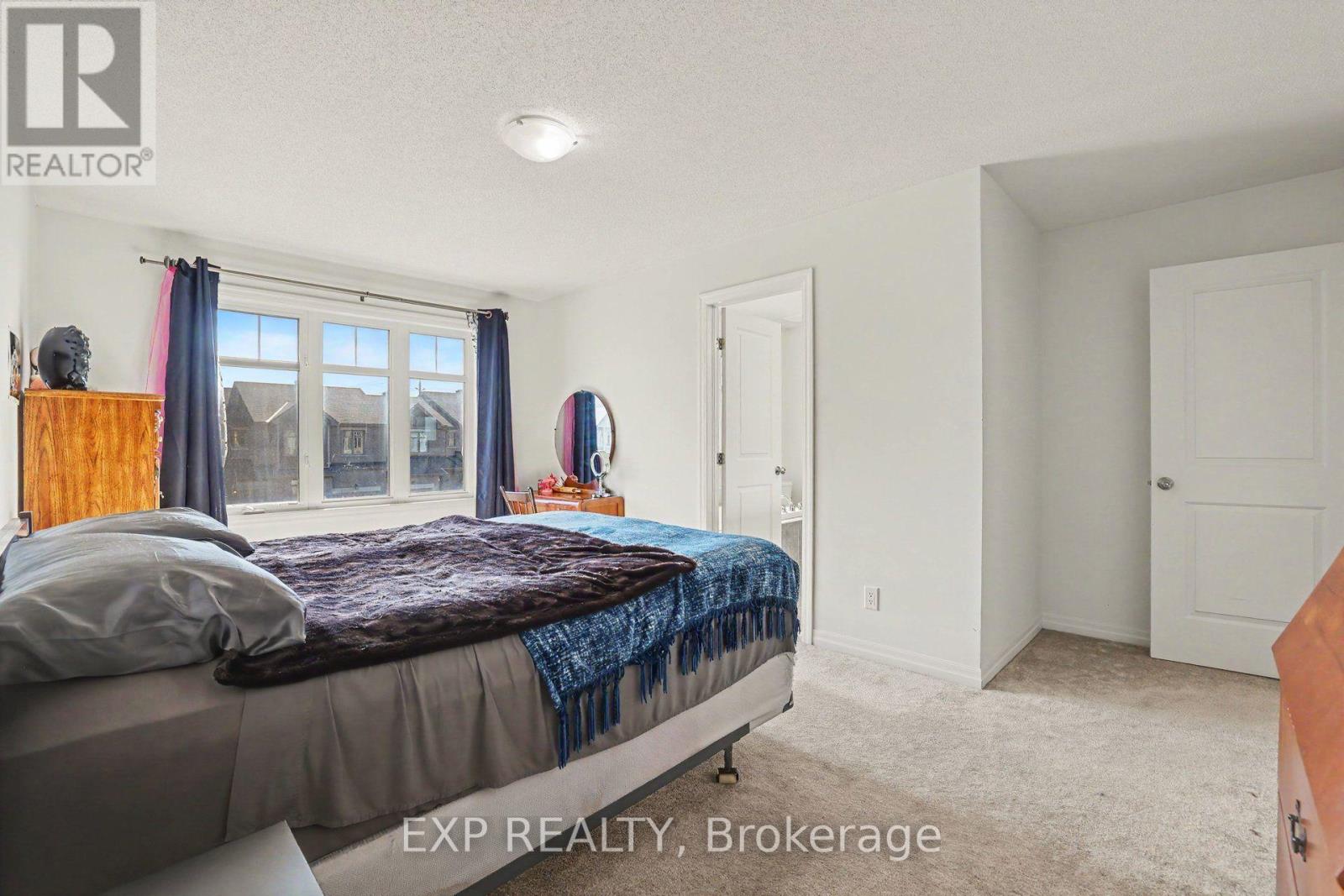 115 Hawkshaw Crescent Property Photo 18