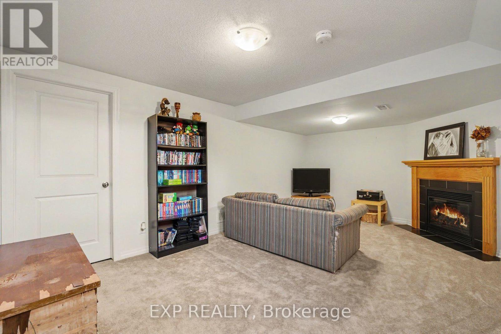 115 Hawkshaw Crescent Property Photo 28