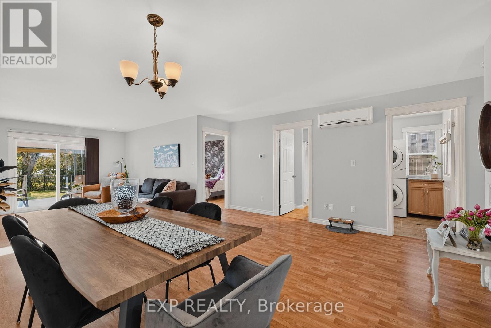 628 Elizabeth Street W Property Photo 11