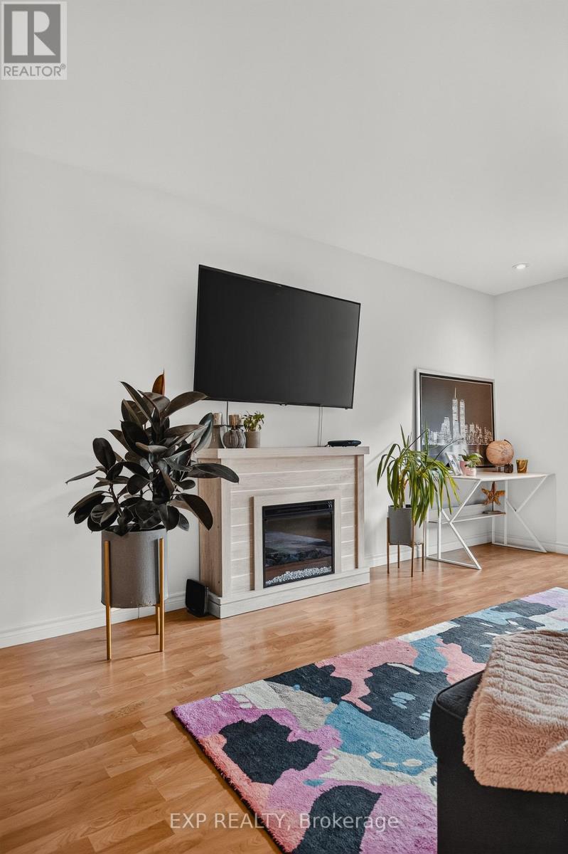 628 Elizabeth Street W Property Photo 14