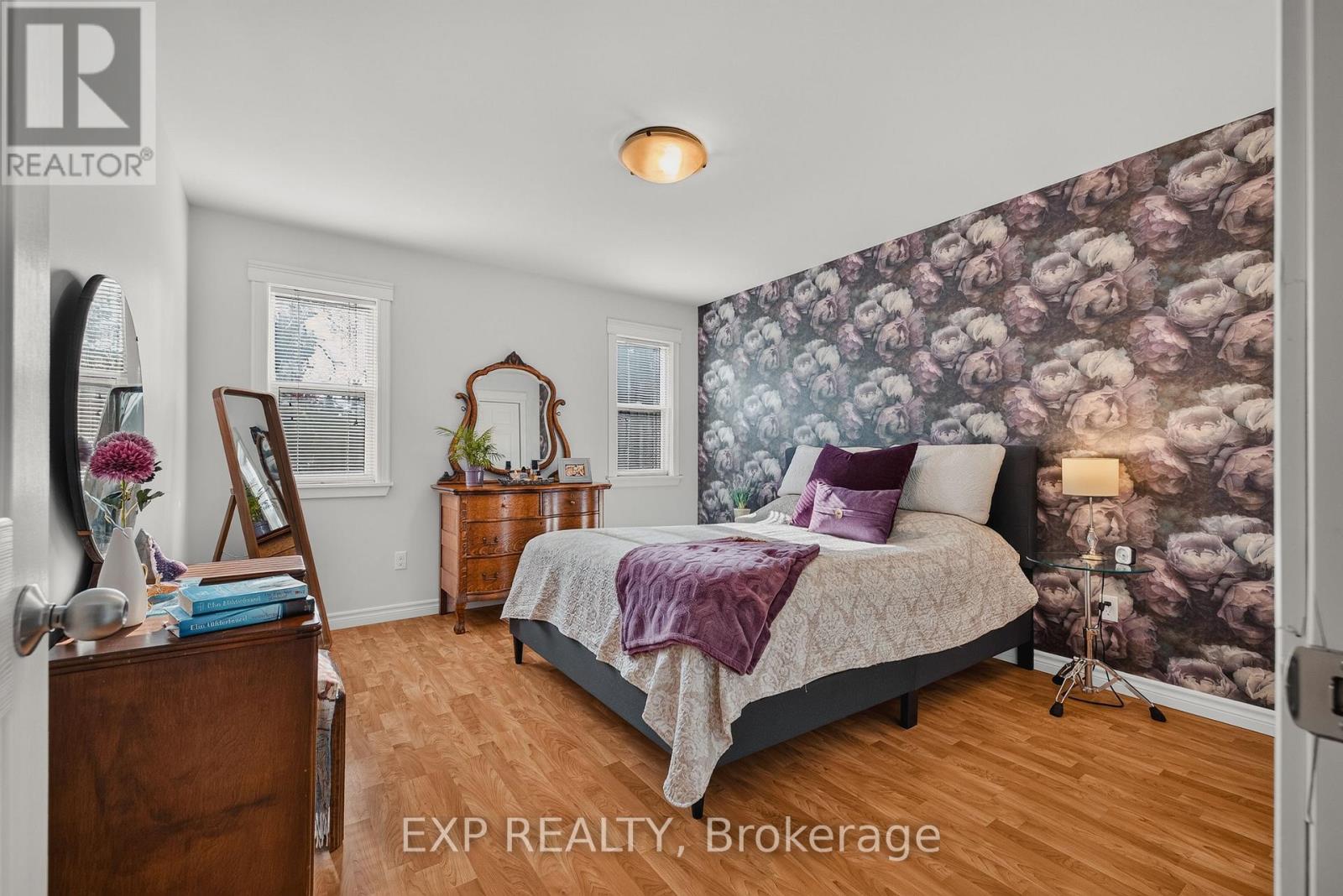 628 Elizabeth Street W Property Photo 15