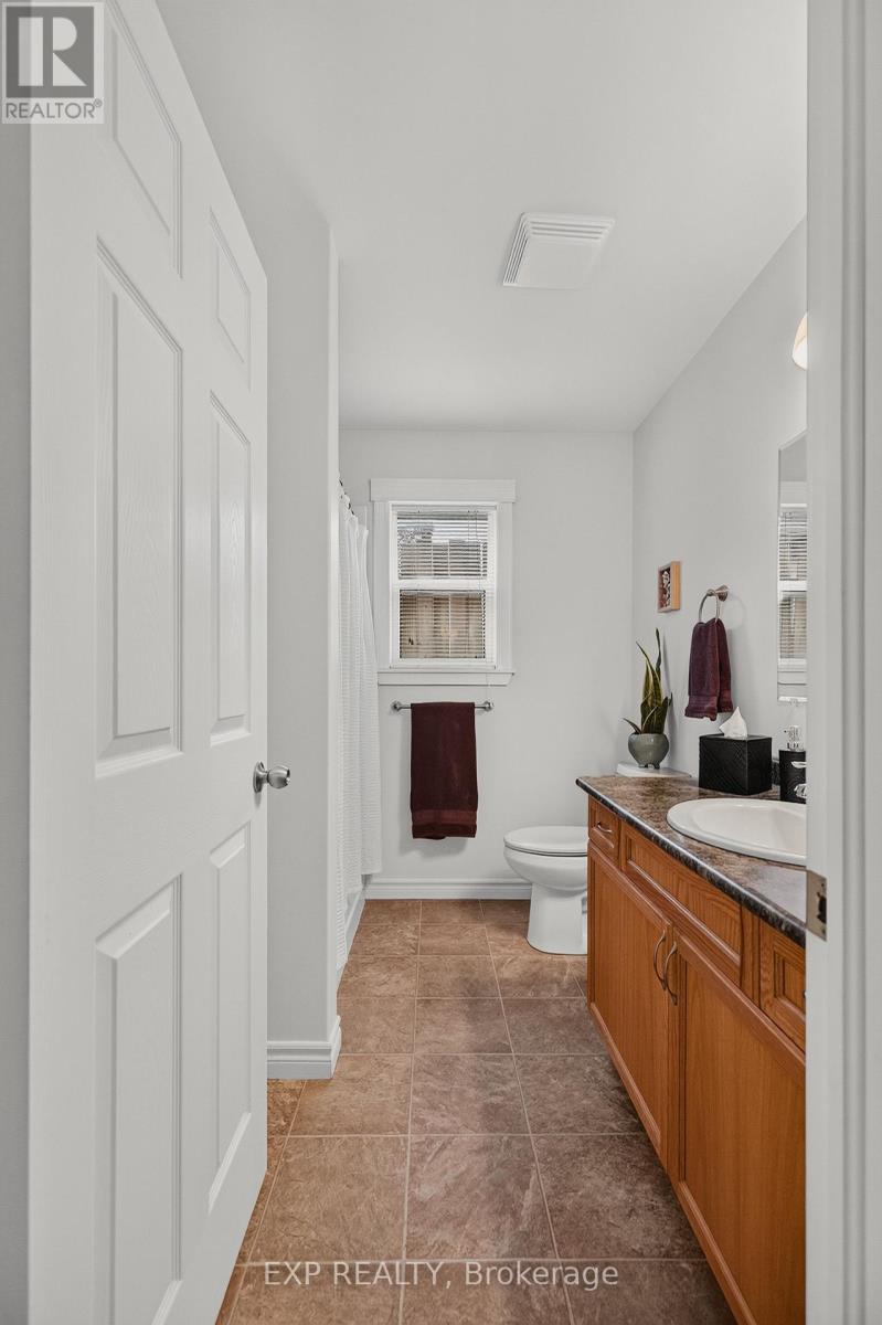 628 Elizabeth Street W Property Photo 18