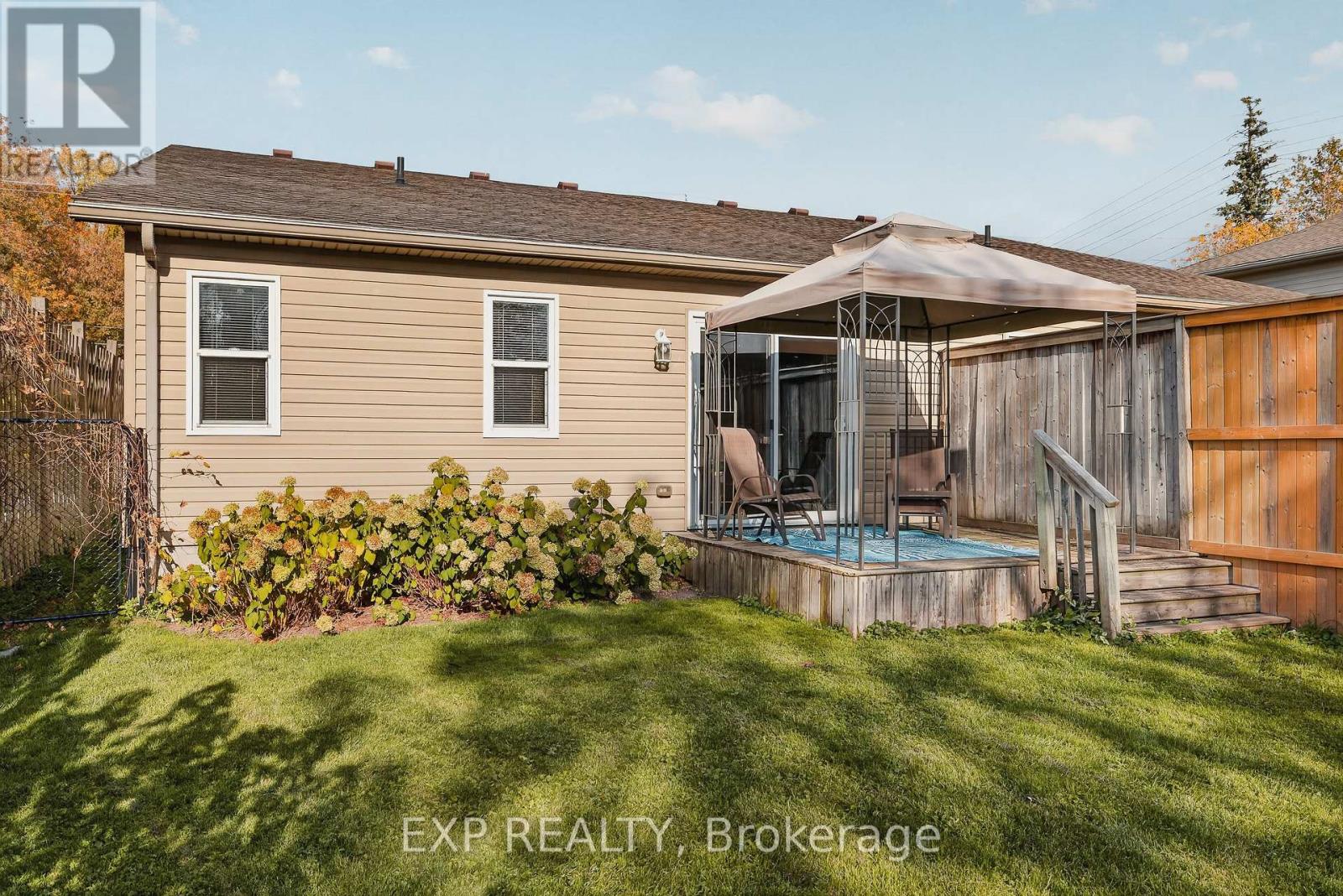 628 Elizabeth Street W Property Photo 23
