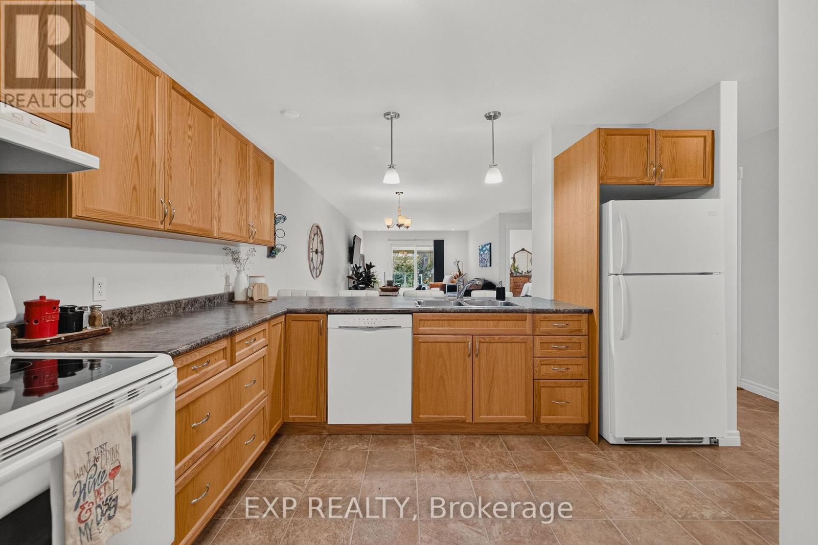 628 Elizabeth Street W Property Photo 30