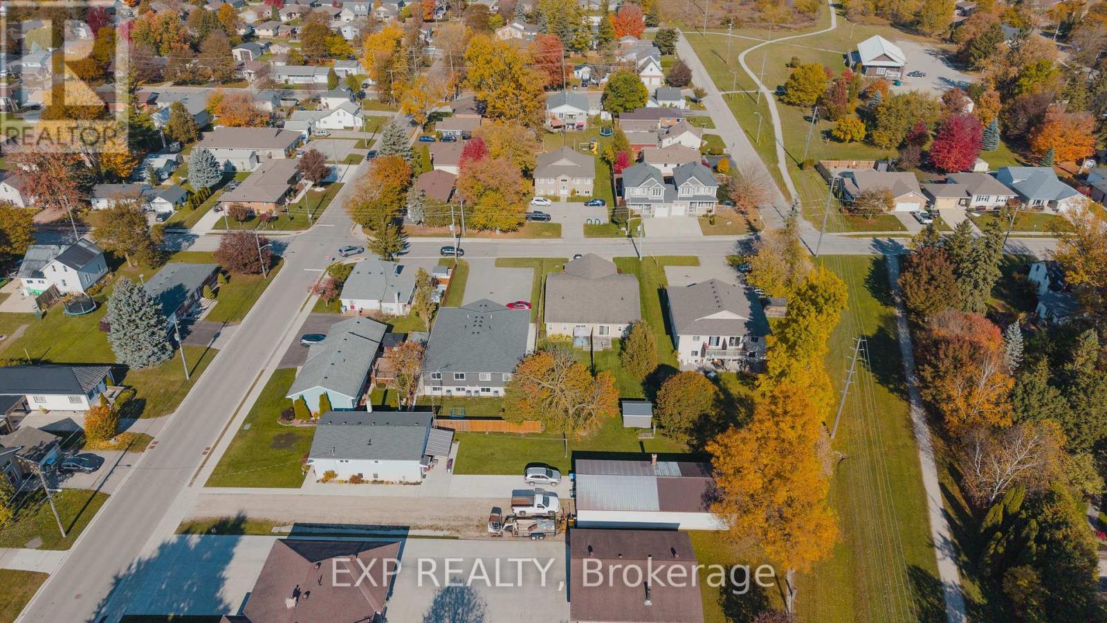 628 Elizabeth Street W Property Photo 43