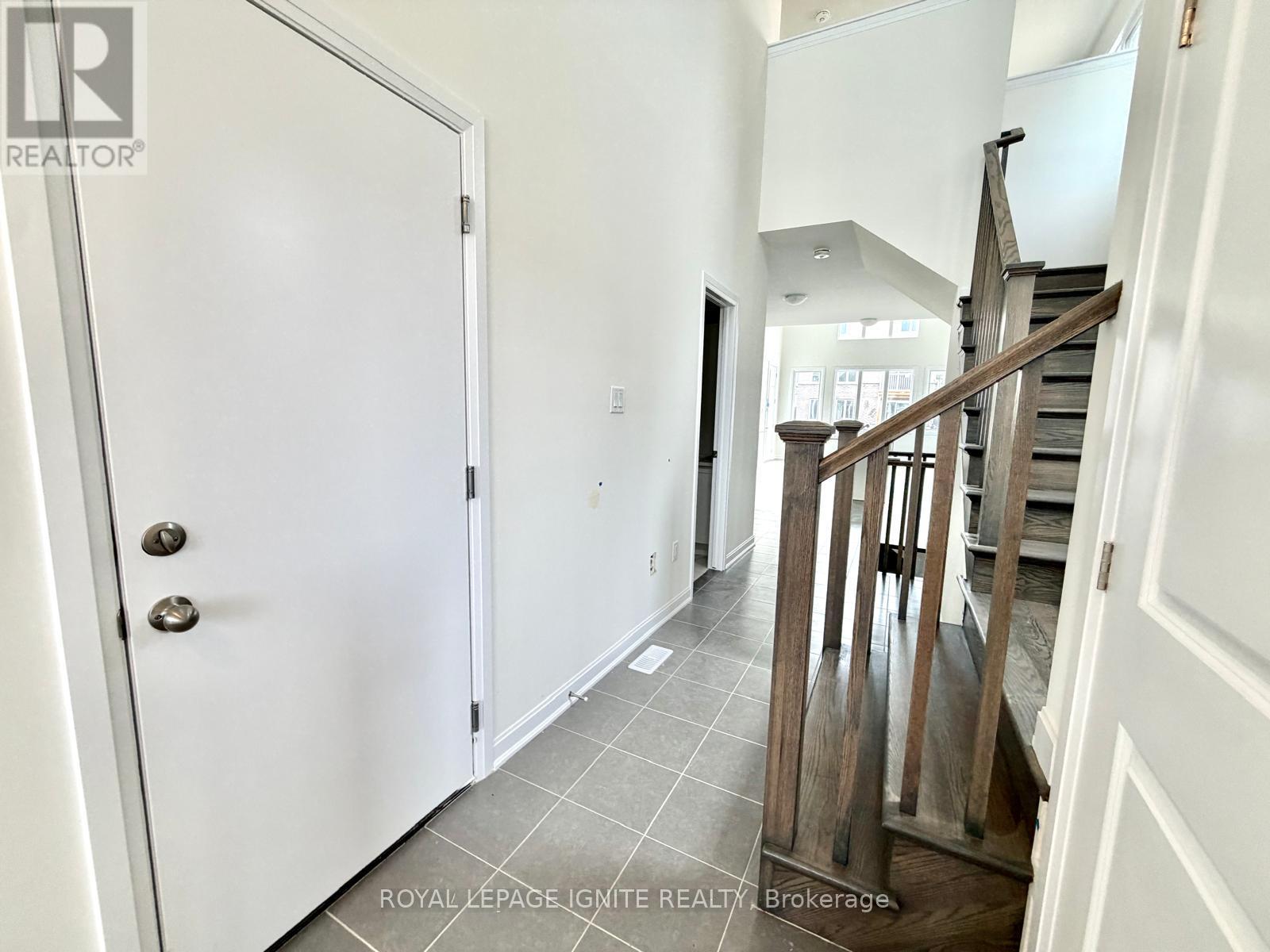 21 Royal Oak Crescent Property Photo 5