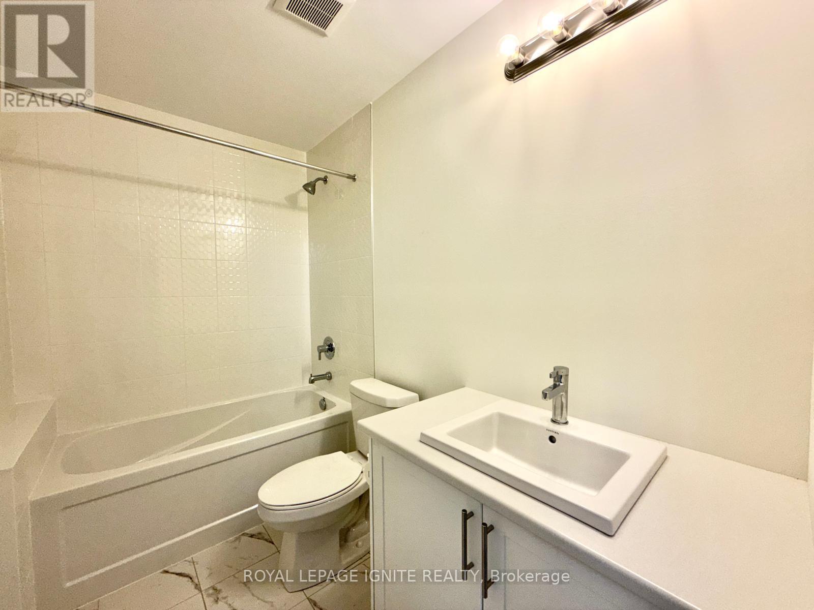21 Royal Oak Crescent Property Photo 17