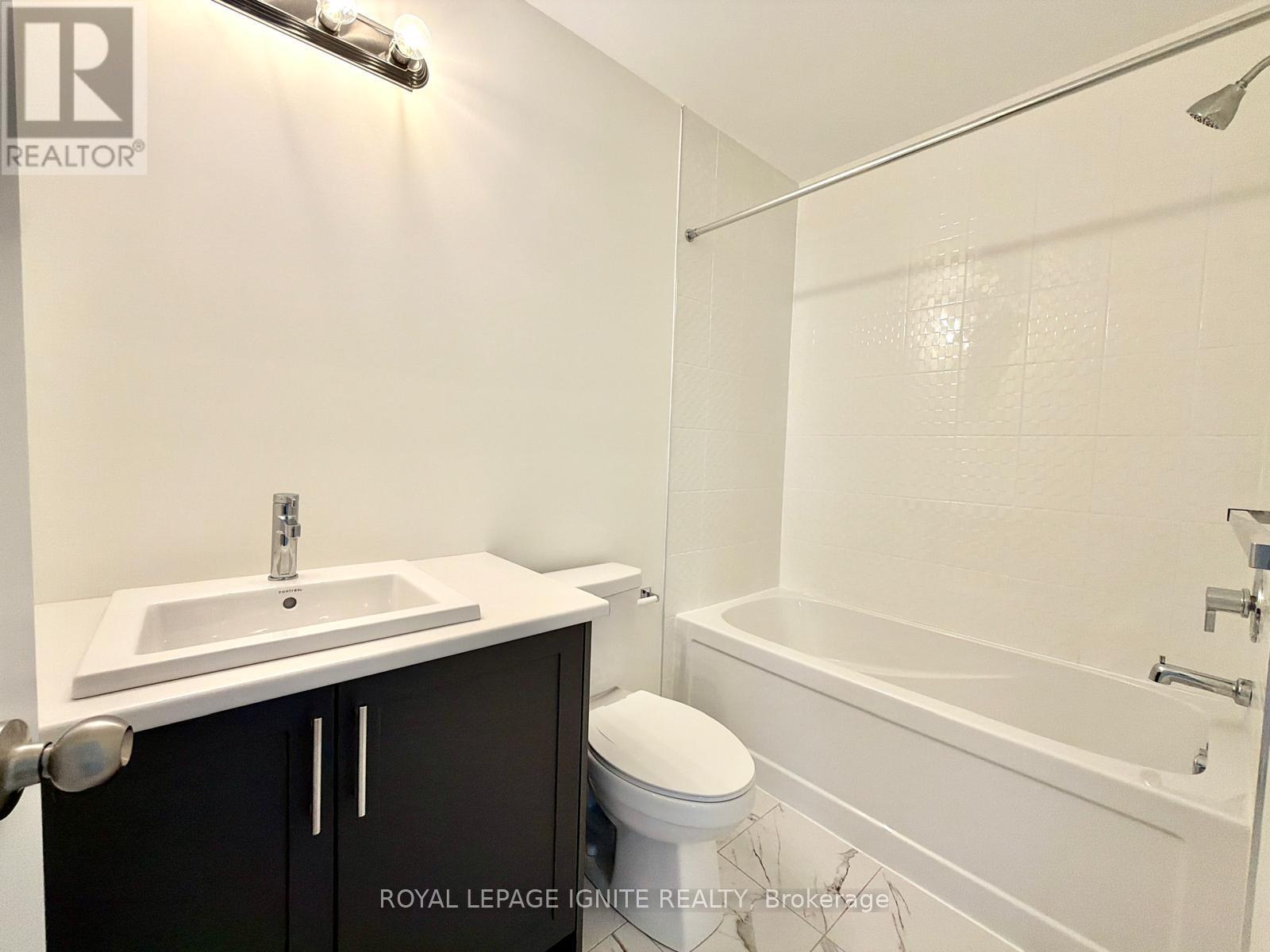 21 Royal Oak Crescent Property Photo 22