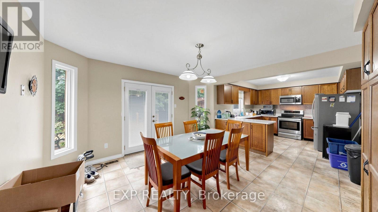 28 Hurlbut Place Property Photo 10