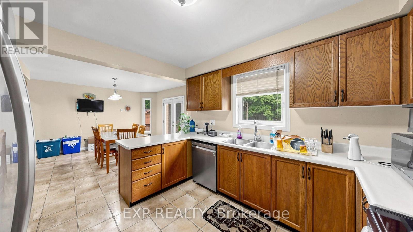 28 Hurlbut Place Property Photo 13