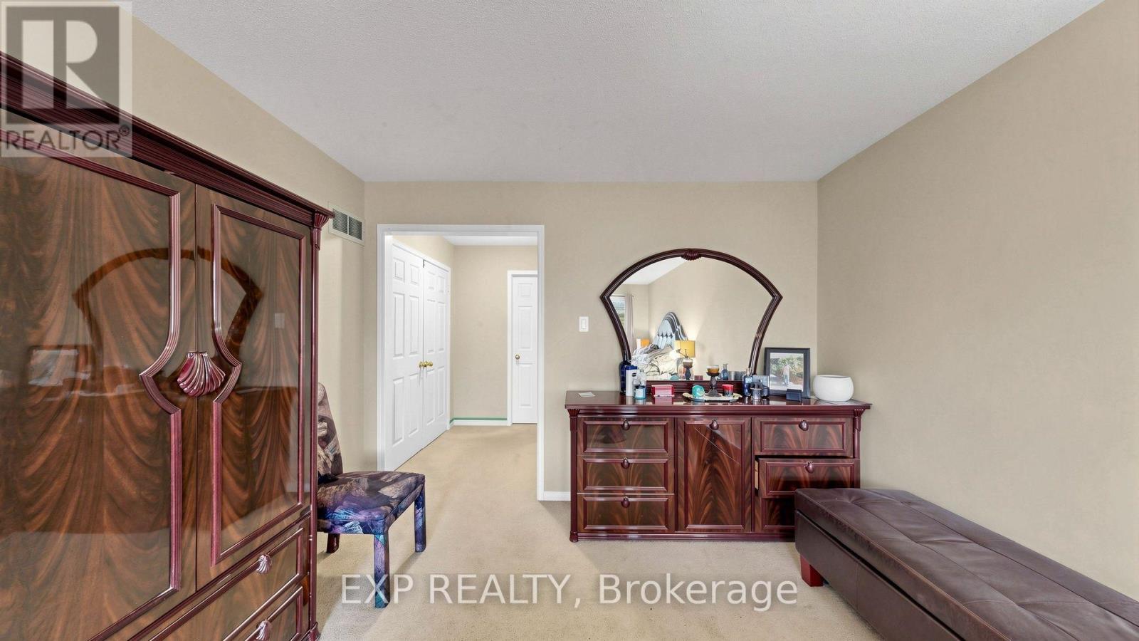 28 Hurlbut Place Property Photo 26