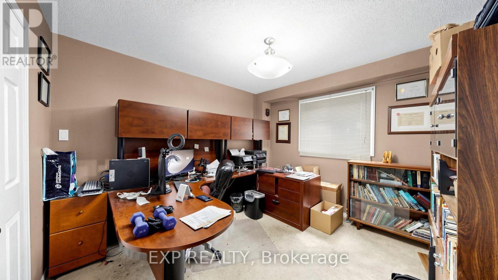 28 Hurlbut Place Property Photo 34
