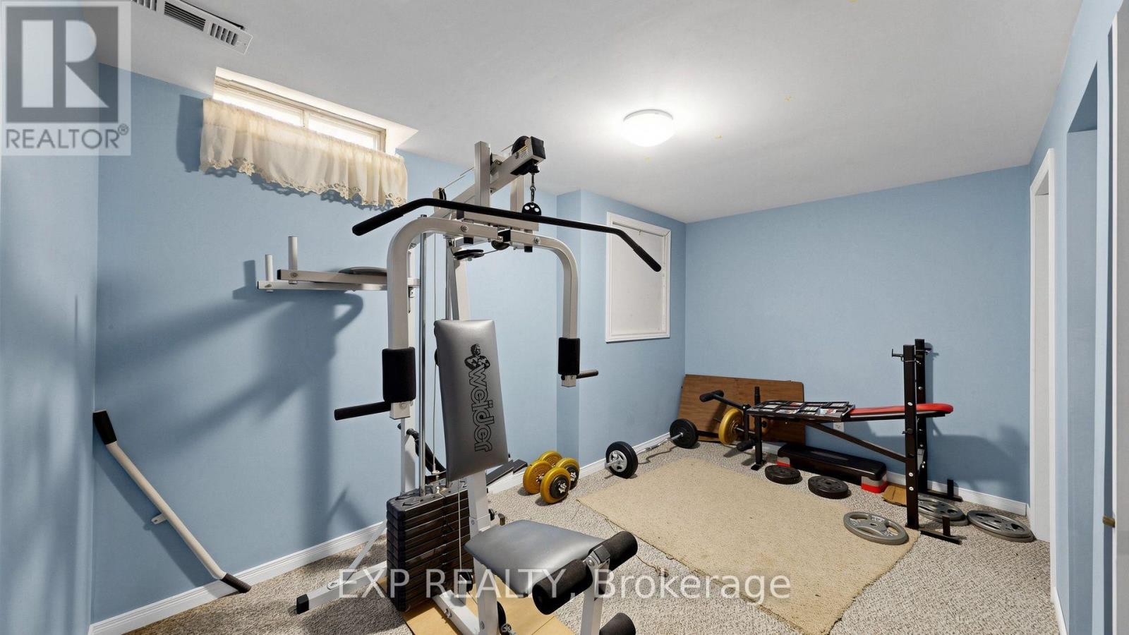 28 Hurlbut Place Property Photo 41