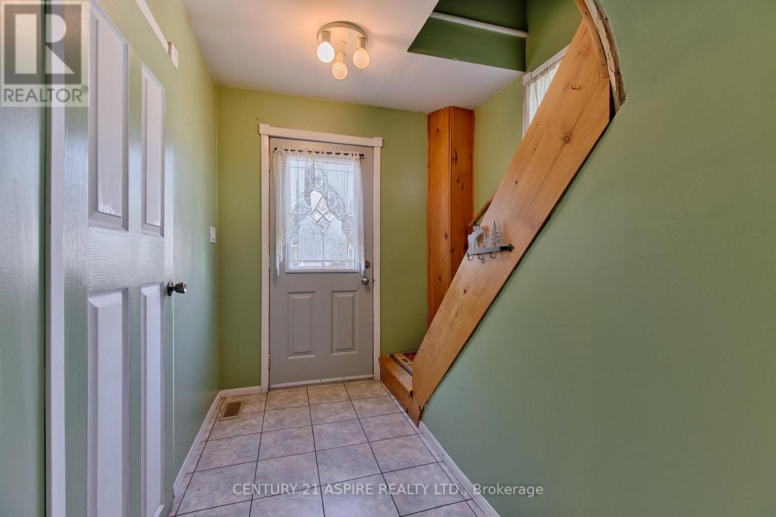 503 Moffat Street Property Photo 2
