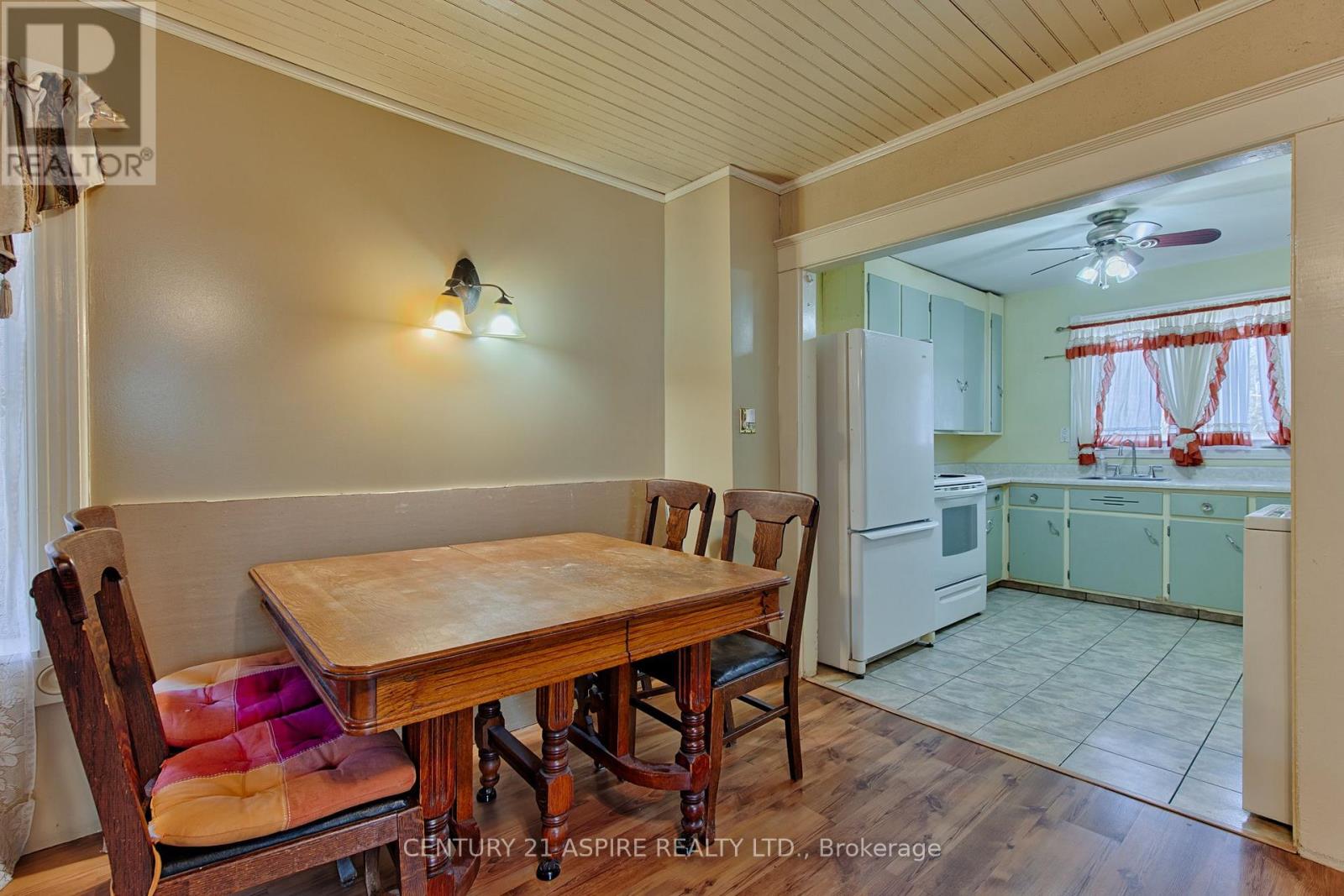 503 Moffat Street Property Photo 8