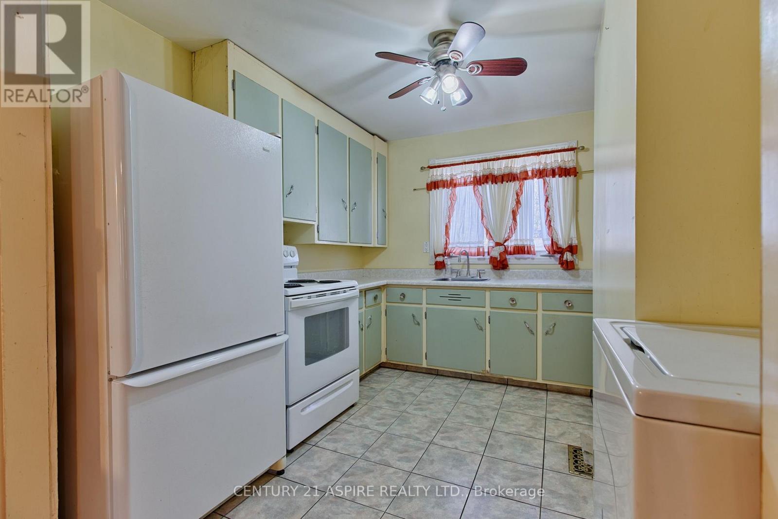 503 Moffat Street Property Photo 9