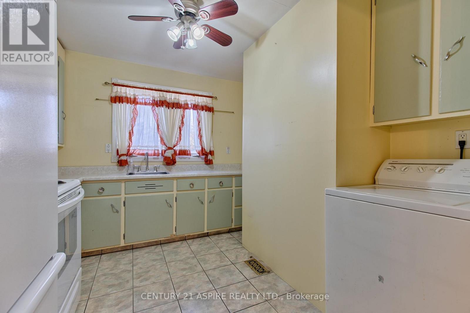 503 Moffat Street Property Photo 10