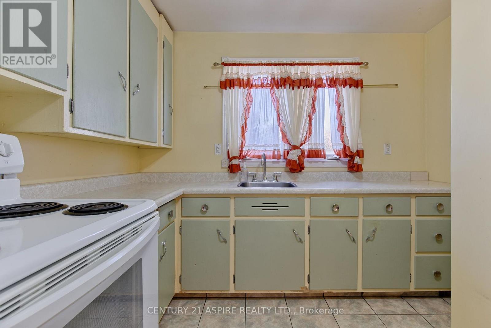 503 Moffat Street Property Photo 11