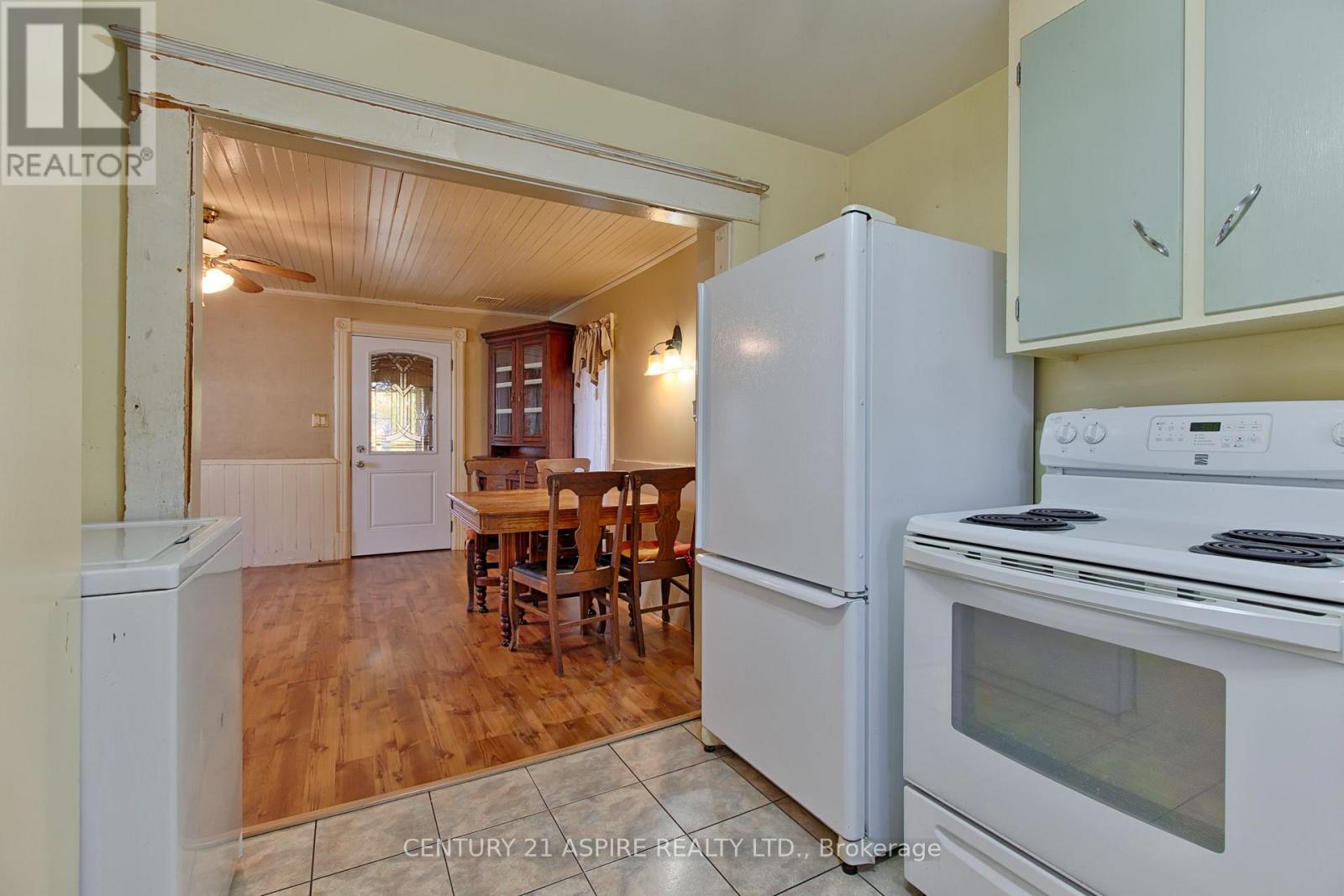503 Moffat Street Property Photo 12