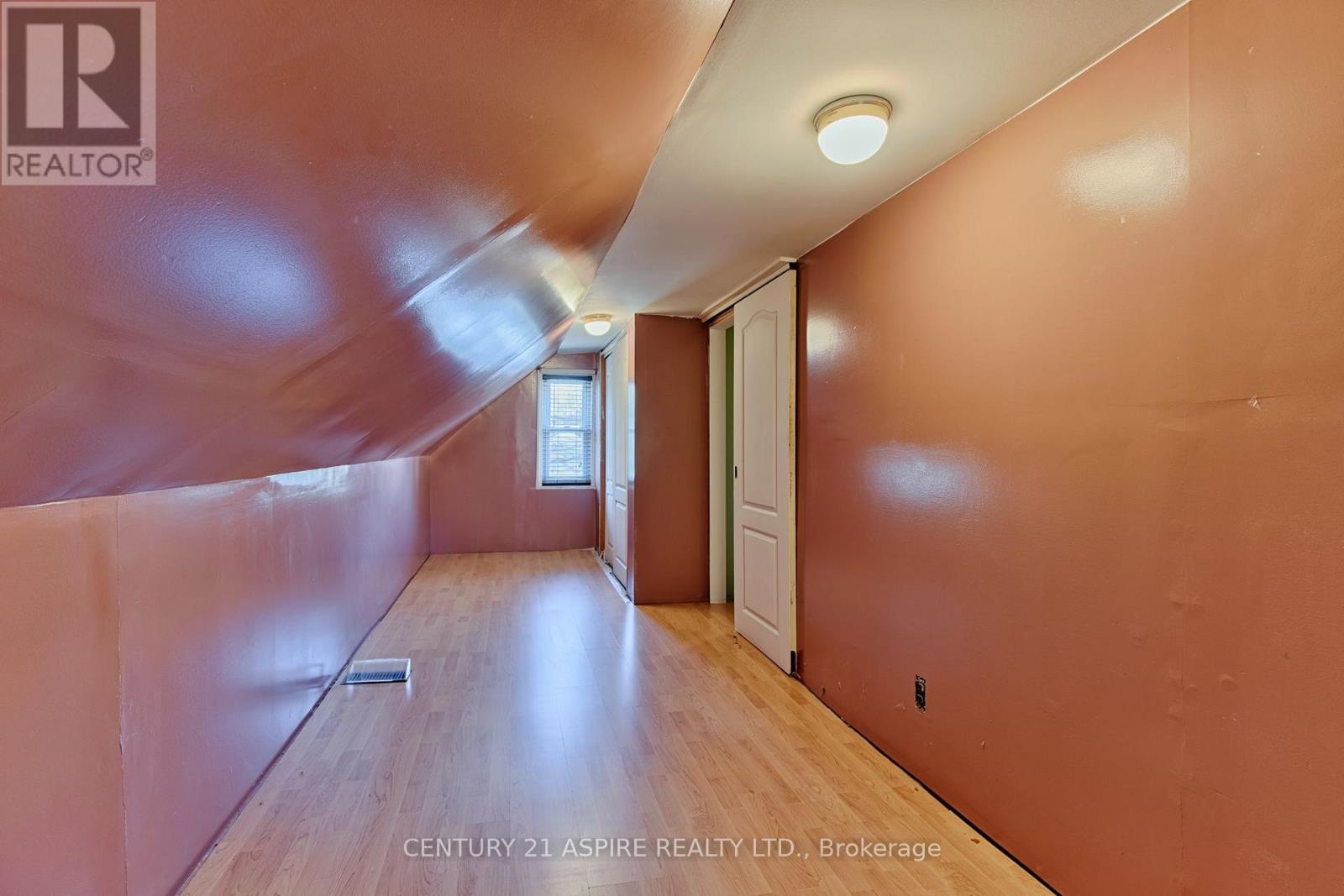 503 Moffat Street Property Photo 14
