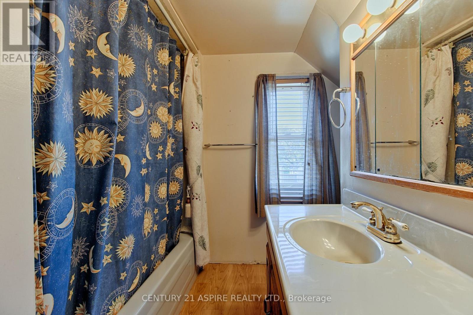 503 Moffat Street Property Photo 18