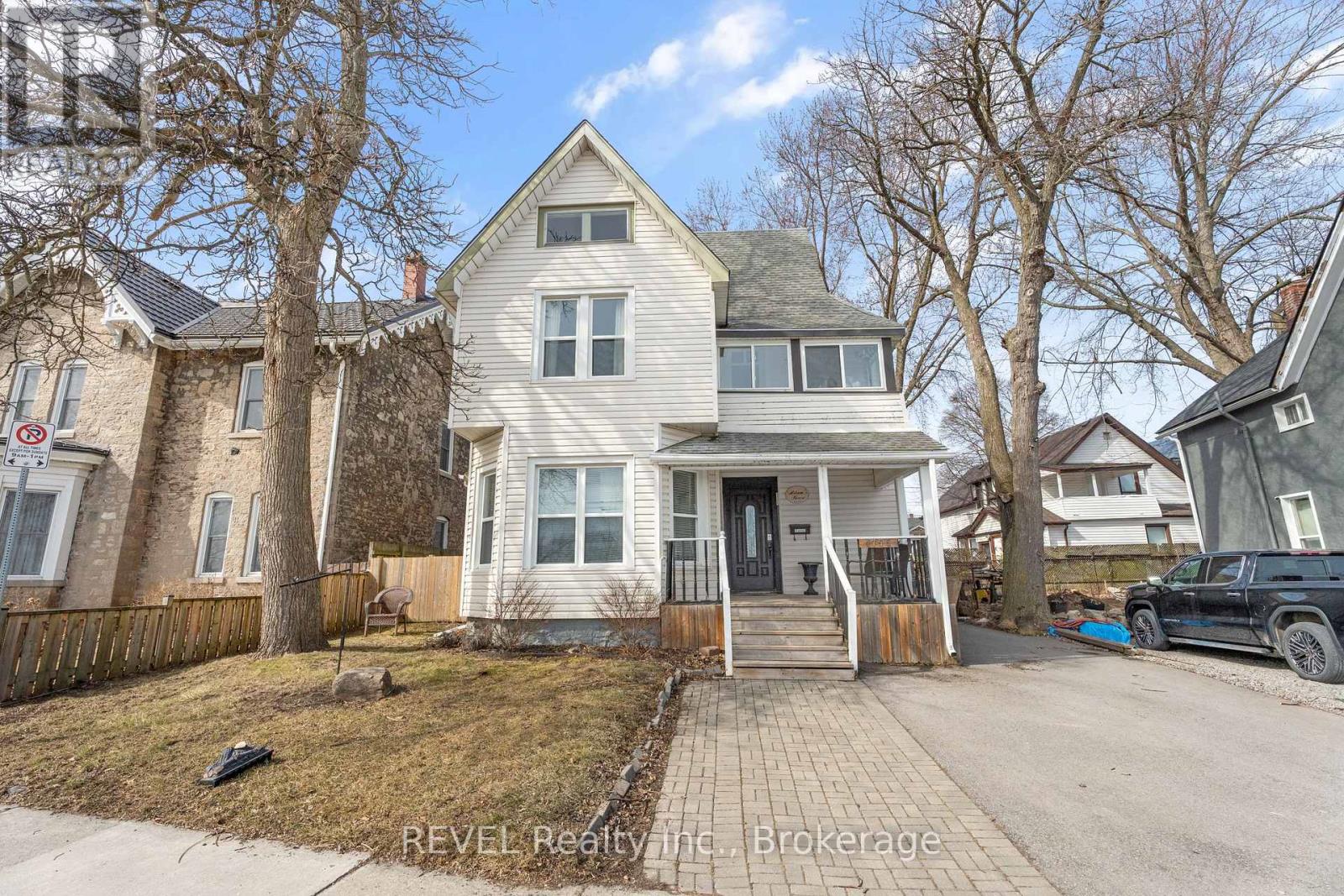 4755 River Road Property Photo 2