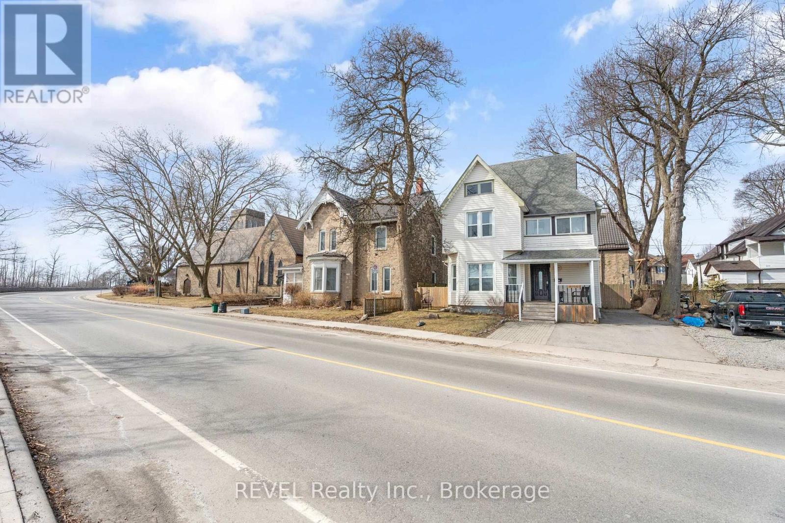 4755 River Road Property Photo 4
